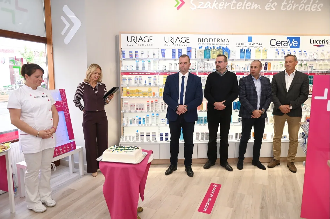Adonisz Patika – a csapatról készült kép