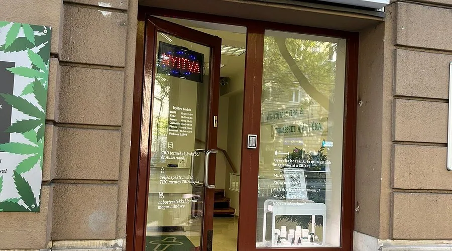 CBD Corner by Hemp Health | Móricz Zsigmond körtér – üzlet kívülről
