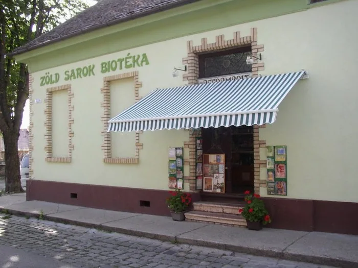 Zöld Sarok Biotéka – üzlet kívülről