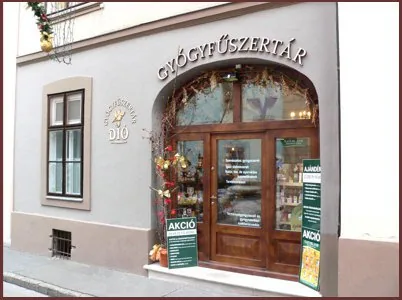Dió Gyógyfűszertár Eger – üzlet kívülről